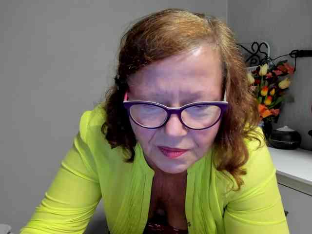 flirty-adele webcam