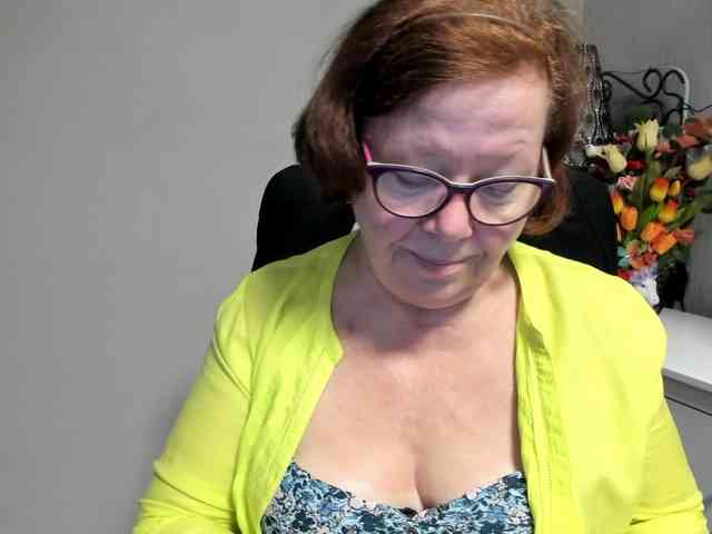 flirty-adele webcam