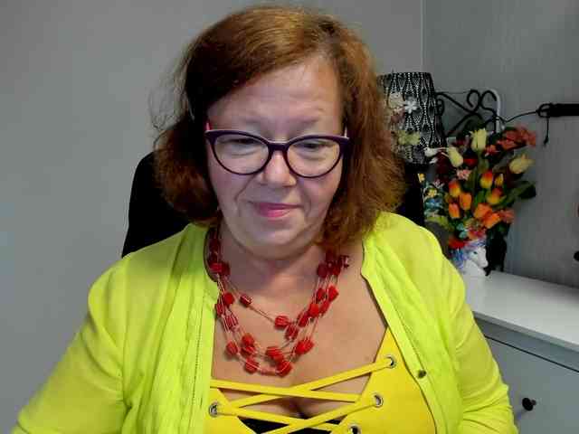 flirty-adele webcam