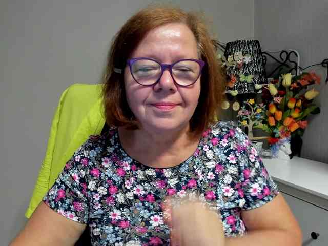 flirty-adele webcam