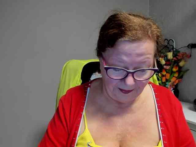 flirty-adele webcam