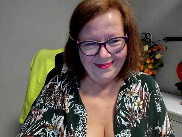 flirty-adele webcam