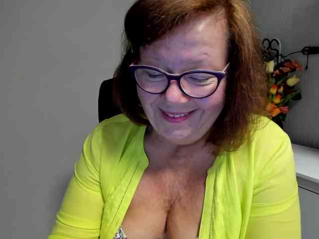 flirty-adele webcam