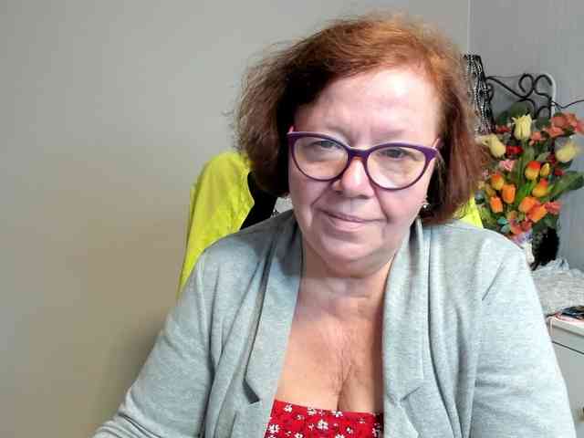 flirty-adele webcam