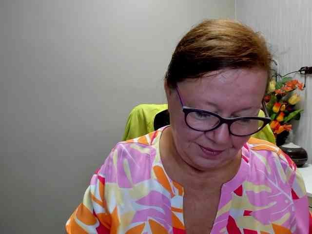 flirty-adele webcam