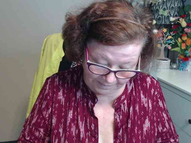 flirty-adele webcam