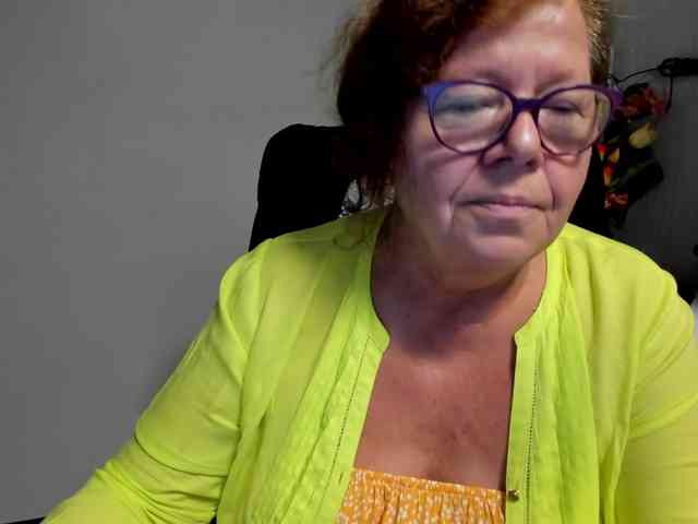 flirty-adele webcam