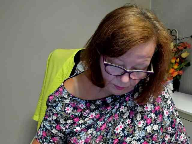 flirty-adele webcam