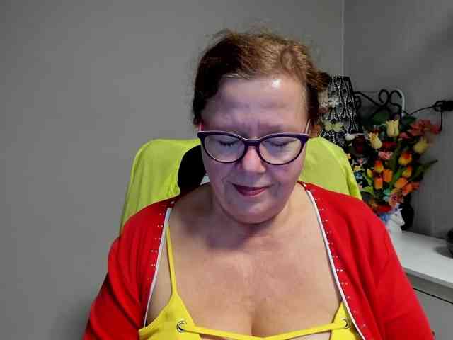 flirty-adele webcam