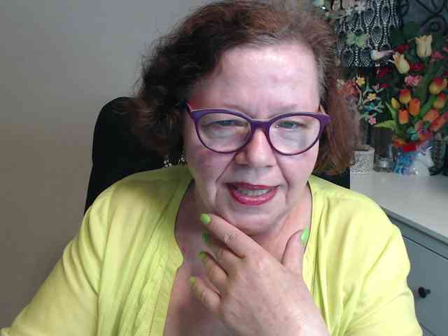flirty-adele webcam