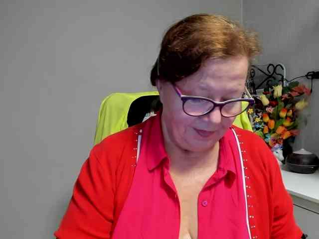 flirty-adele webcam