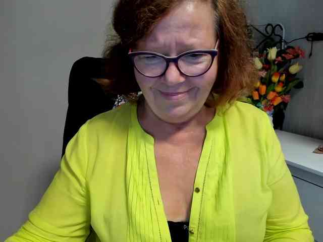 flirty-adele webcam