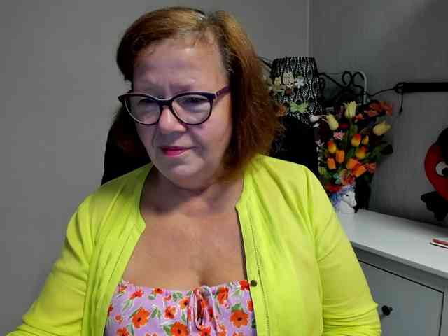 flirty-adele webcam