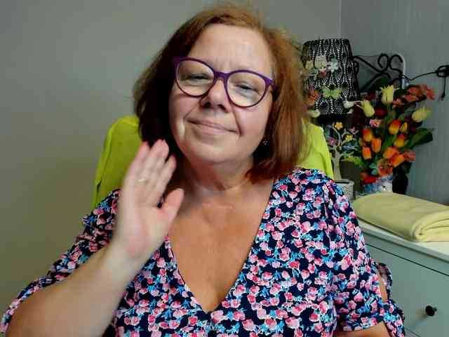 flirty-adele webcam