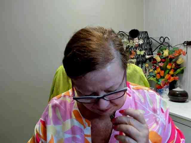 flirty-adele webcam