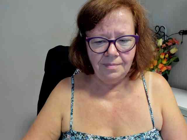flirty-adele webcam