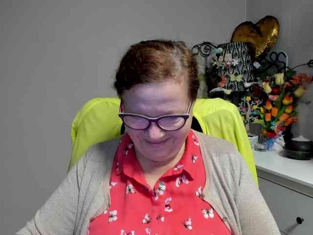 flirty-adele webcam