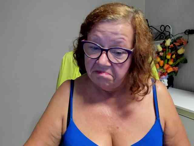 flirty-adele webcam