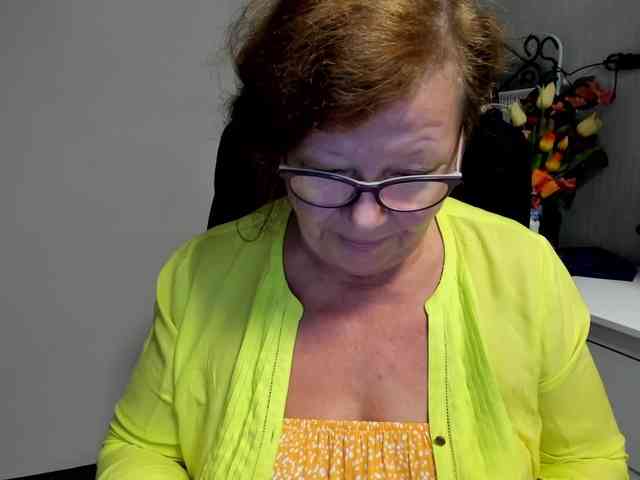 flirty-adele webcam