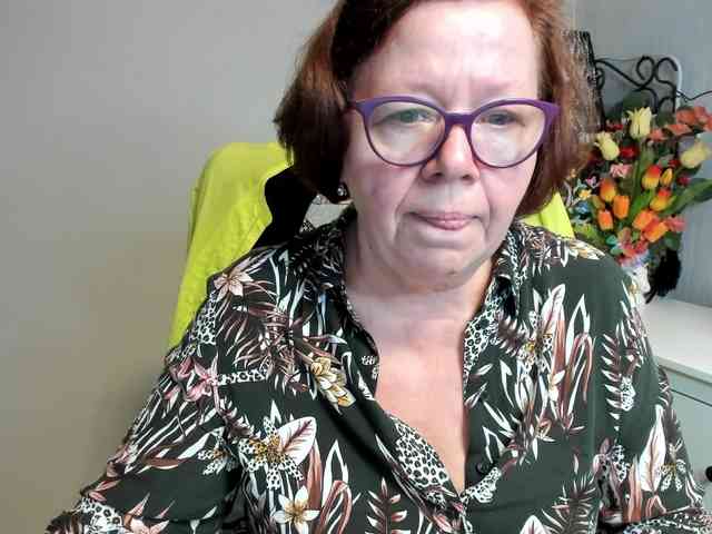 flirty-adele webcam