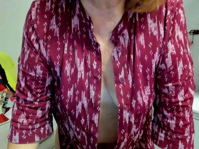 flirty-adele webcam