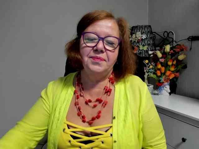 flirty-adele webcam