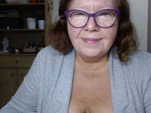 flirty-adele webcam