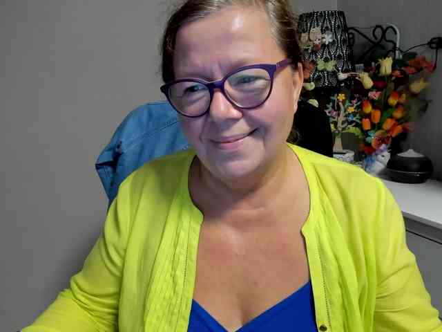 flirty-adele webcam