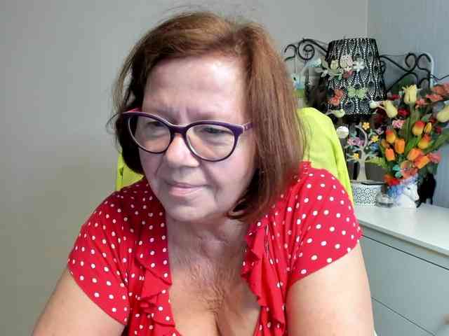flirty-adele webcam