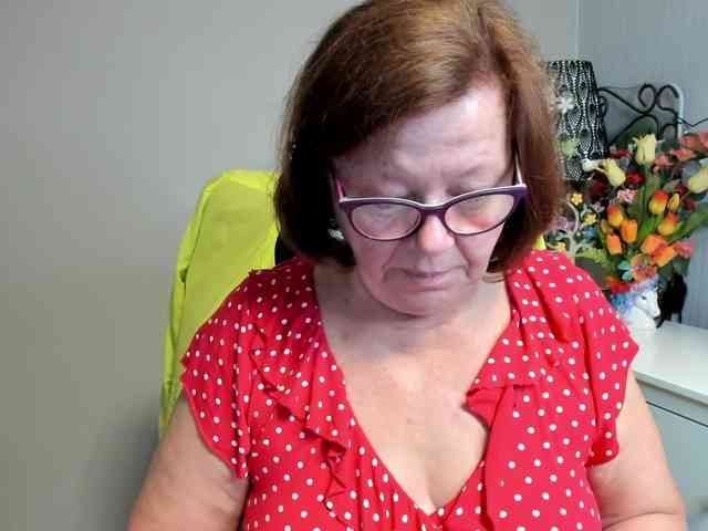 flirty-adele webcam