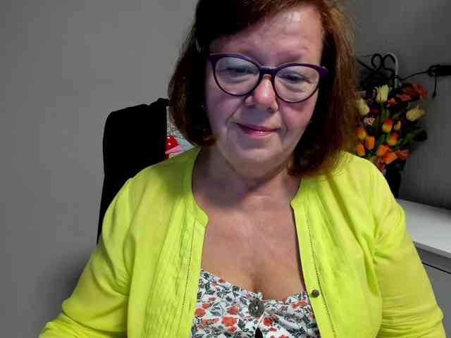 flirty-adele webcam