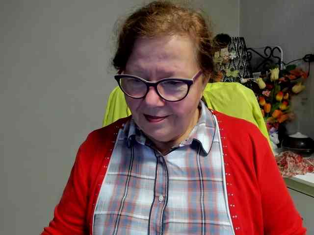 flirty-adele webcam