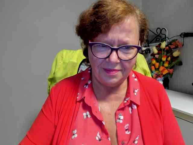 flirty-adele webcam
