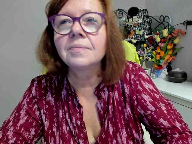 flirty-adele webcam