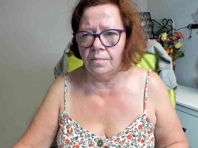 flirty-adele webcam
