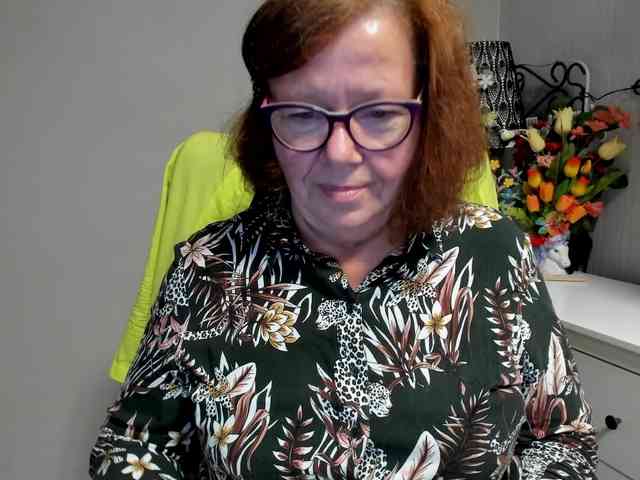 flirty-adele webcam