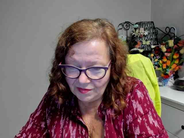 flirty-adele webcam
