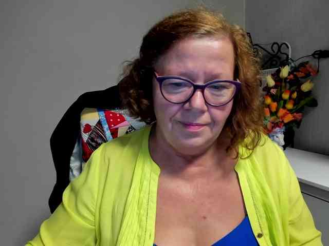 flirty-adele webcam