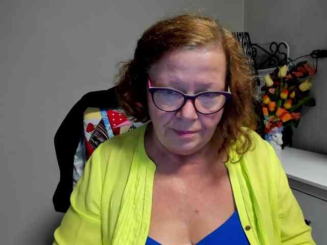 flirty-adele webcam