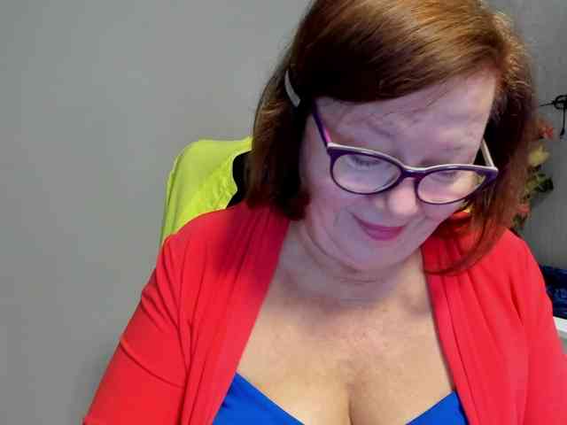 flirty-adele webcam