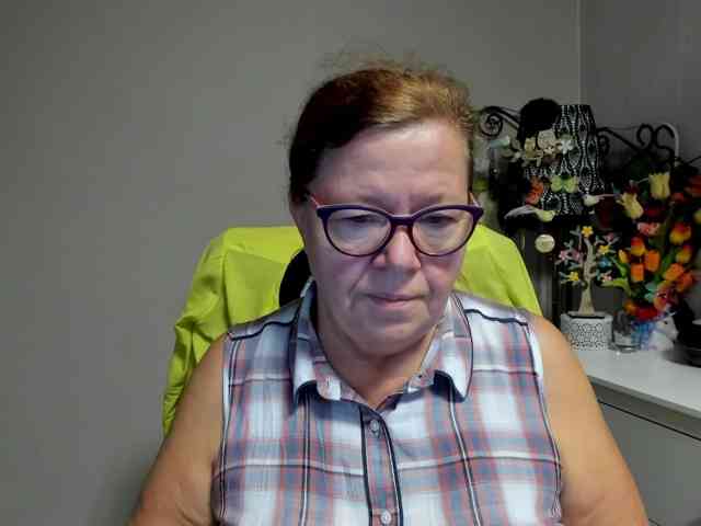 flirty-adele webcam