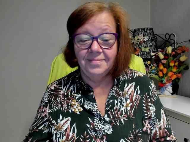 flirty-adele webcam