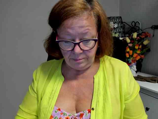 flirty-adele webcam