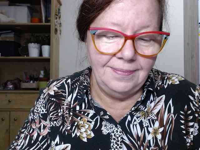flirty-adele webcam