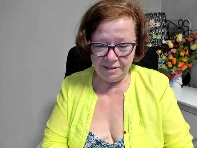 flirty-adele webcam