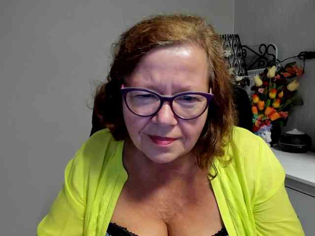 flirty-adele webcam