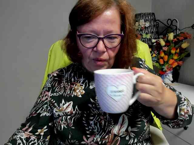 flirty-adele webcam