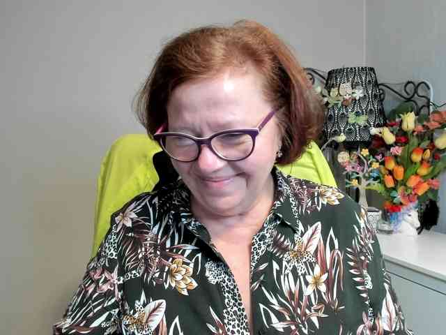 flirty-adele webcam