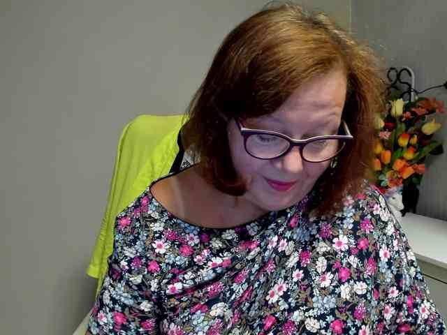 flirty-adele webcam