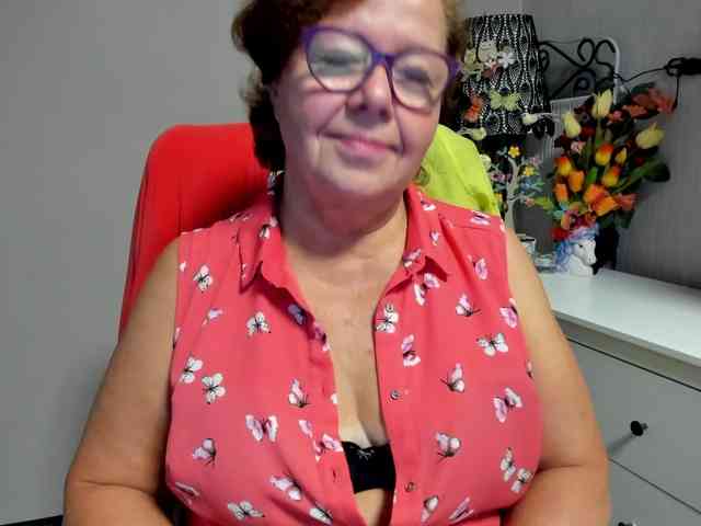 flirty-adele webcam